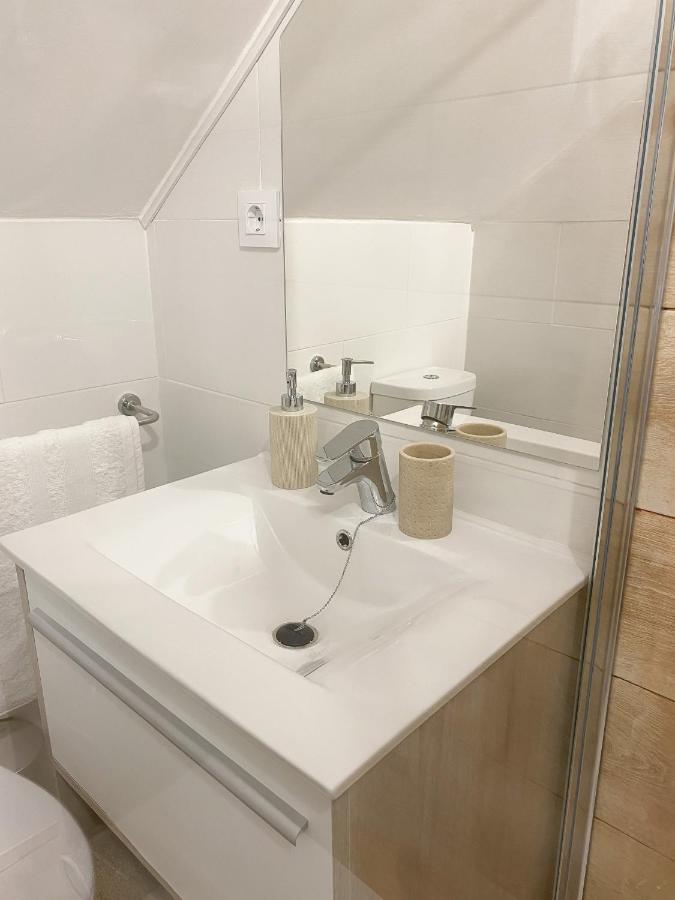 Apartamentos La Reina 阿尔科斯-德拉弗龙特拉 外观 照片