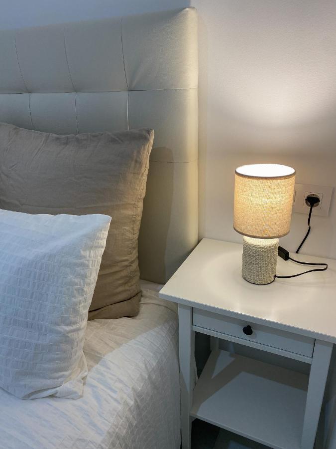 Apartamentos La Reina 阿尔科斯-德拉弗龙特拉 外观 照片