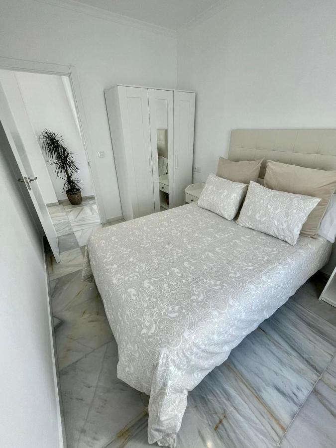 Apartamentos La Reina 阿尔科斯-德拉弗龙特拉 外观 照片